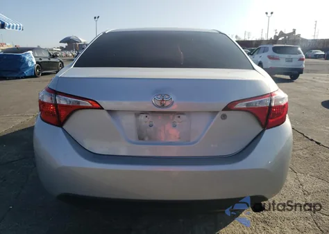 2015 Toyota Corolla L z USA, uszkodzony, nr VIN 2T1BURHE4FC253564